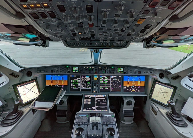 A tela LCD se aplica a aviões, aeronaves e parapentes